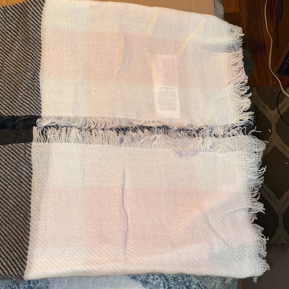 La Gacilly France scarf (100% Acrylic) feels like Cashmere. A101